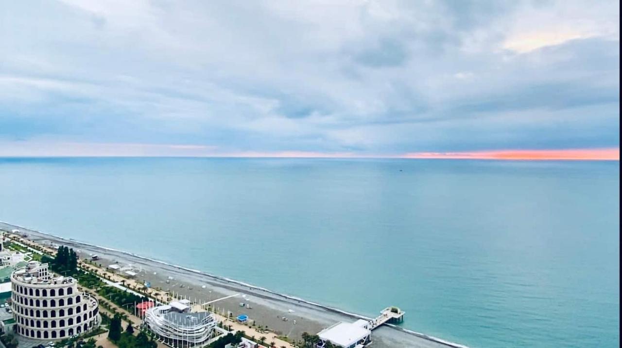 Sea View Apart-Hotel Orbi Twin Towers 1413 บาทูมิ ภายนอก รูปภาพ